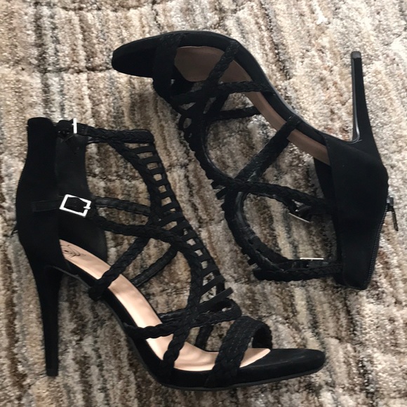 Black heels - Picture 1 of 4